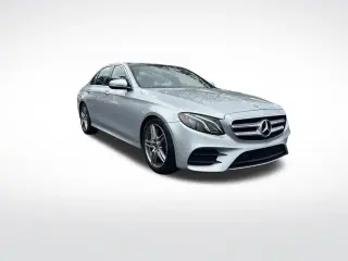 Mercedes-Benz Clase E 2019 E 300 4dr Sedán