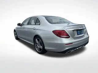 Mercedes-Benz Clase E 2019 E 300 4dr Sedán