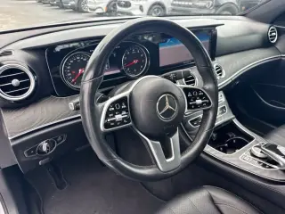 Mercedes-Benz Clase E 2019 E 300 4dr Sedán