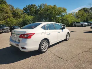 Nissan Sentra 2019 S sedán 4 puertas 6M
