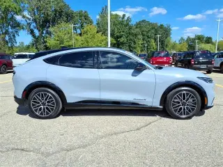 Ford Mustang Mach-E 2024 AWD Premium 4dr SUV