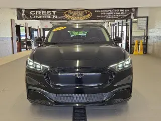 Ford Mustang Mach-E 2024 con tracción en las cuatro ruedas y premium de 4 puertas SUV