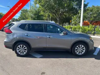 Nissan Rogue 2017 SV 4p Crossover