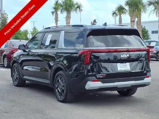 Kia Carnival Híbrido 2025 EX 4p Minivan