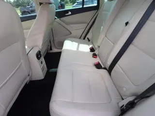 Volkswagen Tiguan 2012 LE 4p SUV