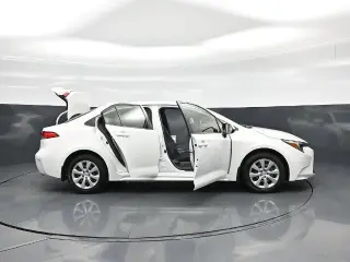 Toyota Corolla Hybrid 2025 LE 4dr Sedan