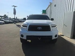 Toyota Tundra 2010 4x4 Grado 4dr Cabina Doble Doble Cabina Pickup SB (5.7L V8 FFV)