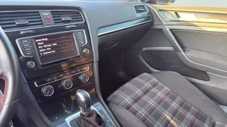 Volkswagen Golf GTI 2017 S 4p Hatchback 6A