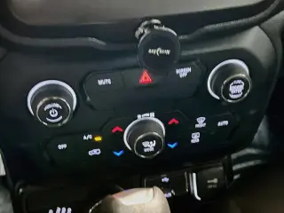 Jeep Renegade 2020 4x4 Edición Naranja 4p SUV
