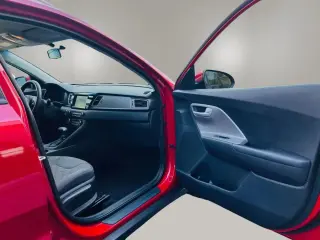 Kia Niro 2017 LX 4p Crossover