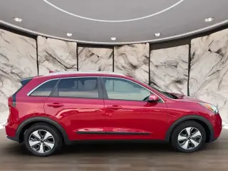 Kia Niro 2017 LX 4p Crossover