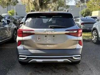 Kia Seltos 2023 S 4p SUV