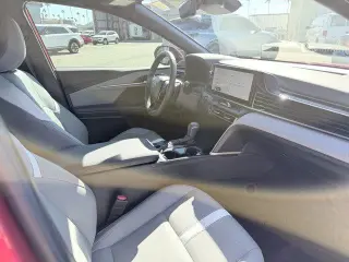 Toyota Camry 2025 SE Sedán 4 puertas