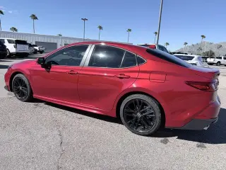 Toyota Camry 2025 SE Sedán 4 puertas