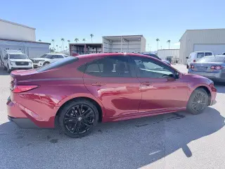 Toyota Camry 2025 SE Sedán 4 puertas