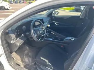Hyundai ELANTRA 2025 SEL Conveniencia 4p Sedan