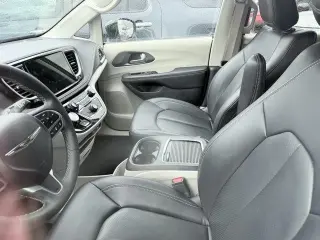 Chrysler Pacifica Plug-In Hybrid 2024 Select 4p Minivan