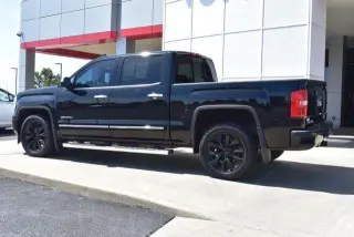 GMC Sierra 1500 2015 4x4 Denali 4p Puerta de Tripulacion 5.8 ft. CB