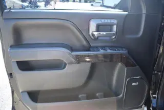 GMC Sierra 1500 2015 4x4 Denali 4p Puerta de Tripulacion 5.8 ft. CB