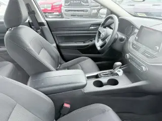 Nissan Altima 2025 2.5 SV, sedán de 4 puertas