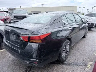 Nissan Altima 2025 2.5 SV, sedán de 4 puertas