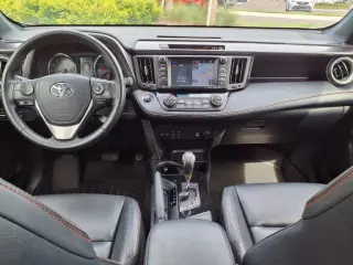 Toyota RAV4 2018 SE 4dr SUV