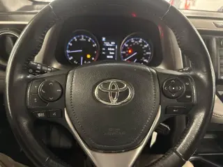 Toyota RAV4 2017 XLE 4dr SUV