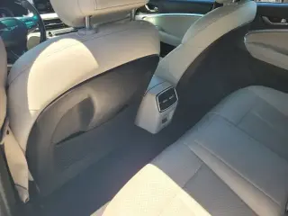 Genesis G70 2024 2.5T Standard 4dr Sedán