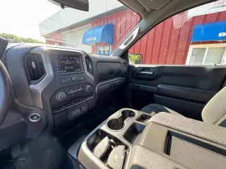 Chevrolet Silverado 1500 2025 4x2 Work Truck 2dr Cab Estándar 8 ft. LB