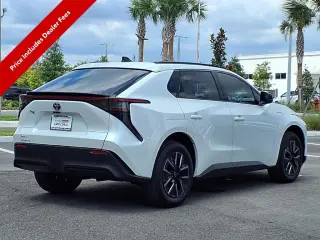 Toyota bZ 2026 XLE Plus 4dr Crossover