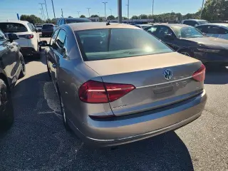 Volkswagen Passat 2016 1.8T S 4p Sedan PZEV