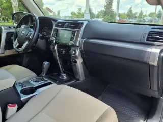 Toyota 4Runner 2024 4x4 SR5 Premium 4puerta SUV