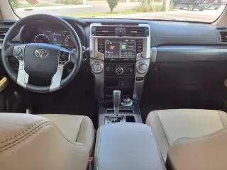 Toyota 4Runner 2024 4x4 SR5 Premium 4puerta SUV