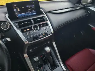 Lexus NX 300 2021 F SPORT Crossover de 4 puertas