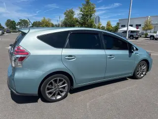 Toyota Prius v 2017 Five 4dr Wagon