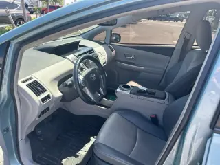 Toyota Prius v 2017 Five 4dr Wagon