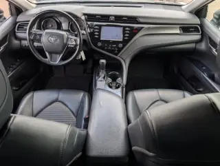 Toyota Camry 2020 SE Sedán 4 puertas