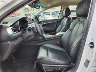 2023 Genesis G70