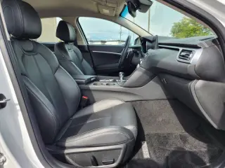 2023 Genesis G70