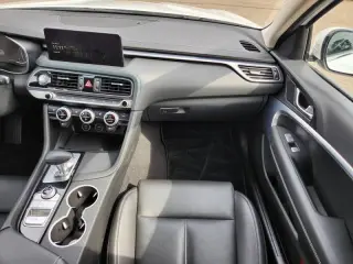 2023 Genesis G70
