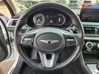 2023 Genesis G70
