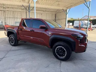Toyota Tacoma 2025 4x4 SR5 4dr Cabina Doble 6.1 pies LB
