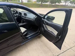 Mazda MAZDA3 del 2015