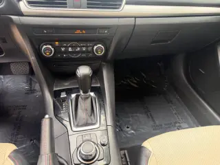 Mazda MAZDA3 del 2015