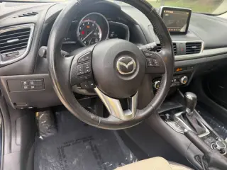 Mazda MAZDA3 del 2015