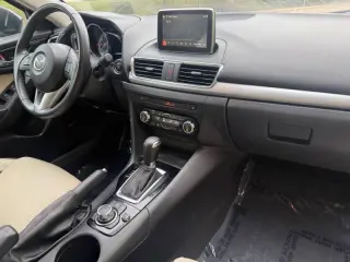 Mazda MAZDA3 del 2015