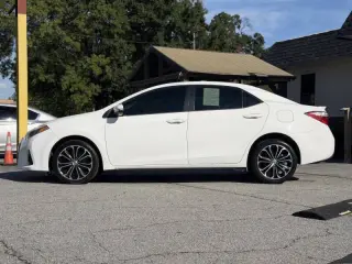 Toyota Corolla 2015