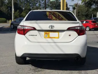 Toyota Corolla 2015