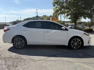Toyota Corolla 2015