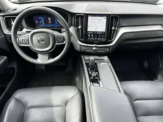 Volvo XC60 2024 AWD B5 Tema Oscuro Core 4p SUV